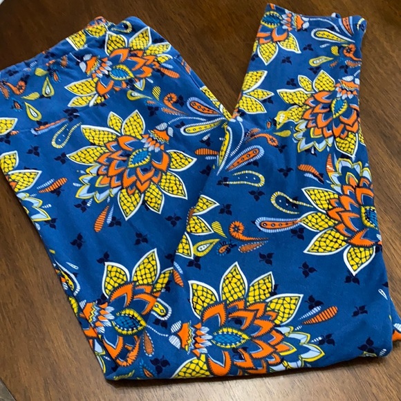 Leggings by LuLaRoe TC2